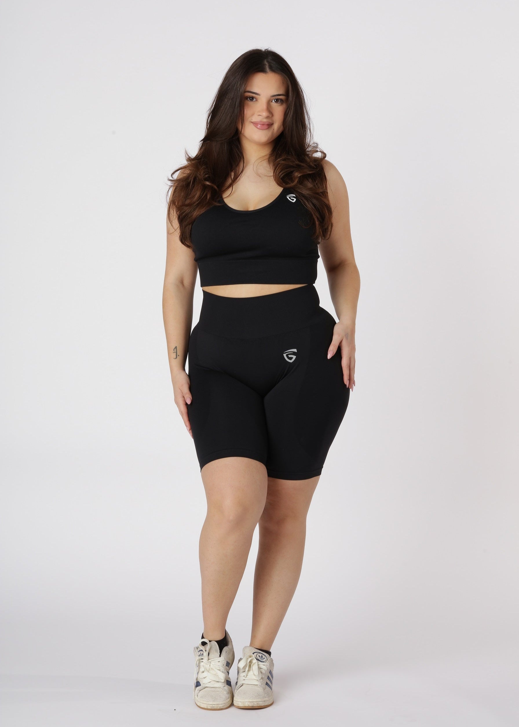 GYMONE - CONTOUR SHORTS - SORT